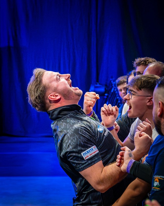 Bejubelt das WM-Ticket: Arno Merk.  | Foto: Sebastian Doppstadt/PDC Europe/dpa