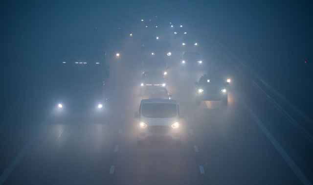 In den n&auml;chsten Tagen ist weiter mit viel Nebel zu rechnen. (Archivbild)  | Foto: Jan Woitas/dpa