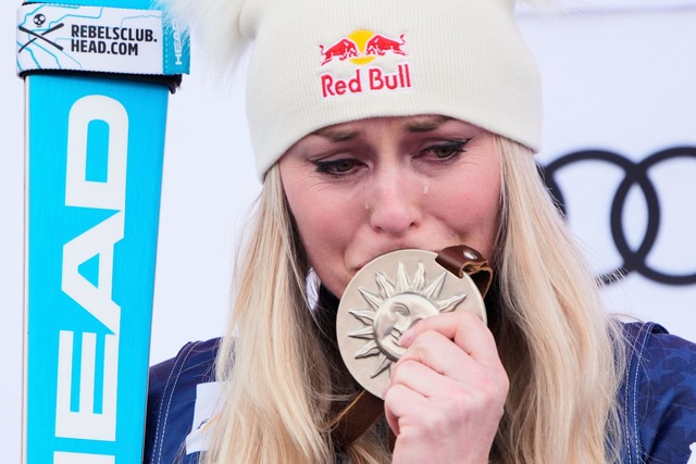 Emotionaler Podestplatz: Lindsey Vonn im M&auml;rz in Sun Valley. (Archivbild)  | Foto: John Locher/AP/dpa