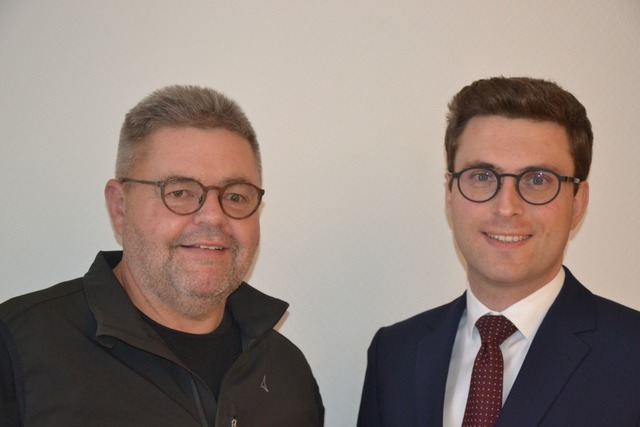 Oswald Matt (links) hat ein neues Konz...gt, rechts Brgermeister Adrian Probst  | Foto: Christiane Sahli
