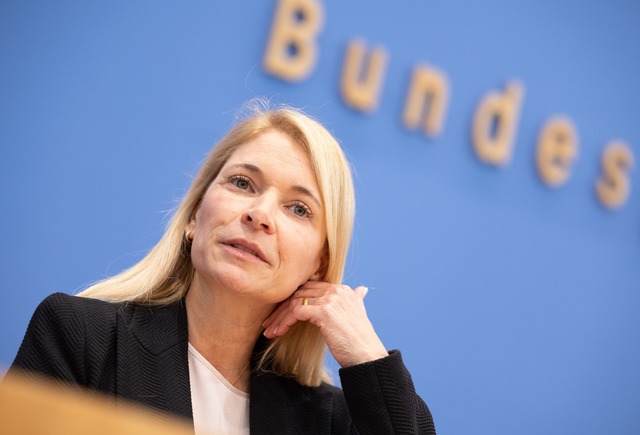 Will den Konzern vom Kopf auf die F&uu... Bahnchefin Evelyn Palla. (Archivbild)  | Foto: Andreas Gora/dpa