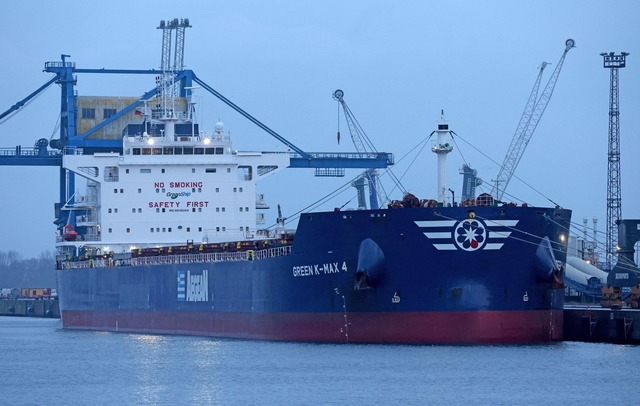 Der Wirtschaft droht laut Ifo eine lange Wachstumsschw&auml;che. (Archivbild)  | Foto: Bernd W&uuml;stneck/dpa