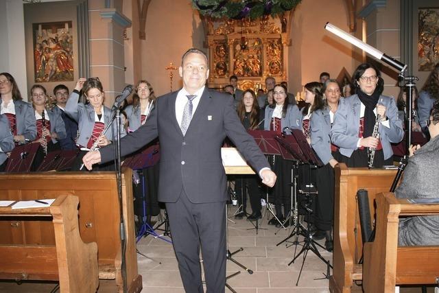"Lichter des Himmels": Musikverein Ewattingen verzaubert St. Gallus Kirche