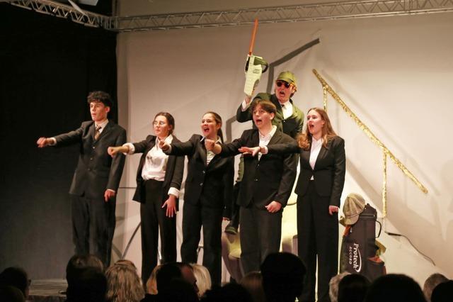 Theaterauffhrung am Stdtischen Gymnasium in Ettenheim thematisiert Machtspiele der Superreichen