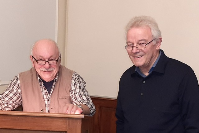 Heinz Schlgl (links) und Bernd Crssmann  | Foto: Gottlieb Burkart