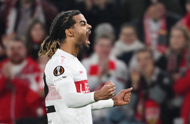 Gegen die Bayern kassierte er noch Rot...r er Torsch&uuml;tze: Lorenz Assignon.  | Foto: Marijan Murat/dpa