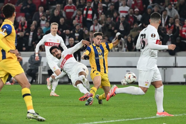 Der VfB Stuttgart gegen Maccabi Tel Aviv in der Vorrunde der Europa League.  | Foto: Marijan Murat (dpa)