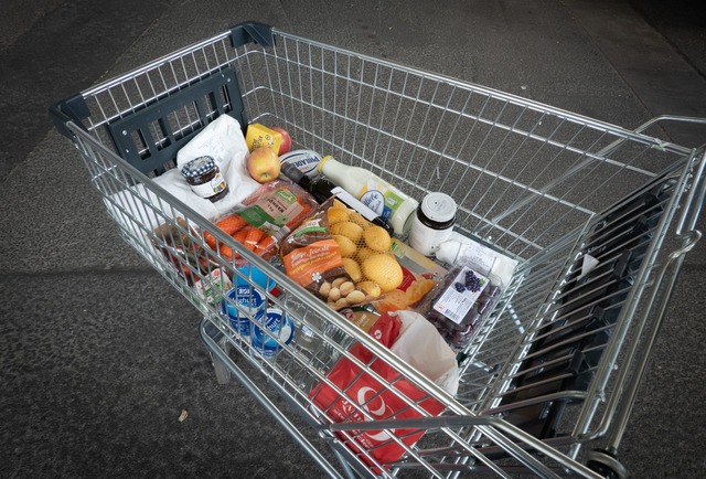 Viele Lebensmittel sind teurer geworden. (Symbolbild)  | Foto: Soeren Stache/dpa