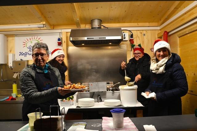 Was passiert  hinter den Kulissen des Singenden Weihnachtsbaums?