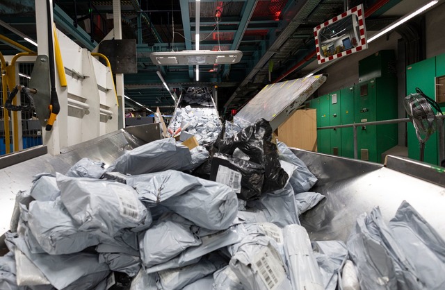 Ob g&uuml;nstige Produkte durch die ne...erden, d&uuml;rfte abzuwarten bleiben.  | Foto: Hannes P Albert/dpa