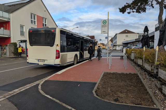 Neu gestaltete Bushaltestelle Haagen Zentrum  | Foto: Katharina Kubon