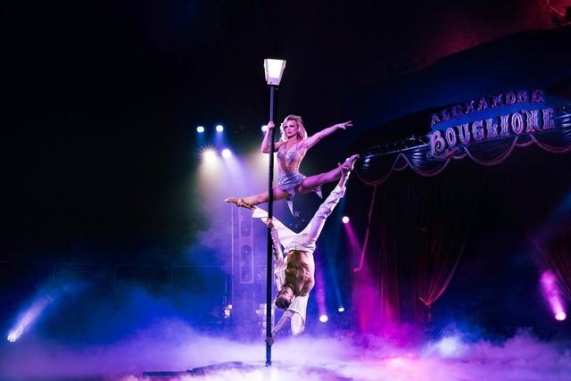 Auch im Jubilumsjahr setzt der Weihnachtscircus in Lrrach auf Akrobatik und Glitzer