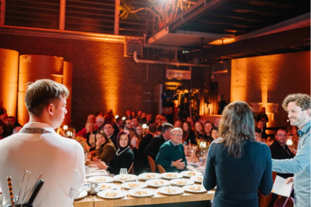 So war das Benefizdinner zum Start der Aktion Weihnachtswunsch in der Freiburger Druckhalle