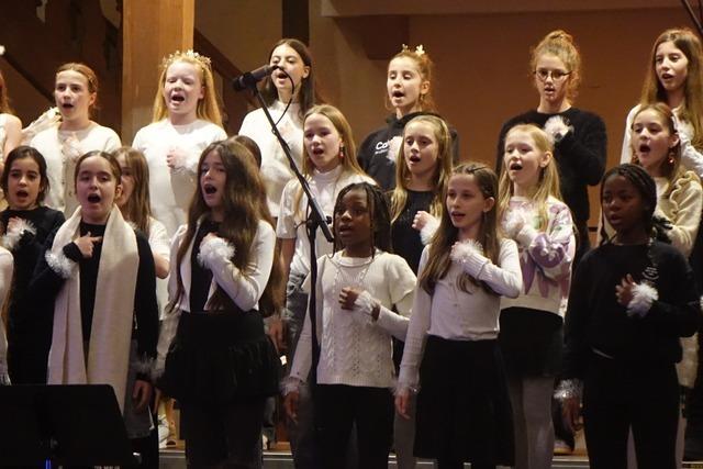 Rockiges, Ohrwrmer und eine reizende Geschichte beim Weihnachtskonzert des Weiler Kant-Gymnasiums