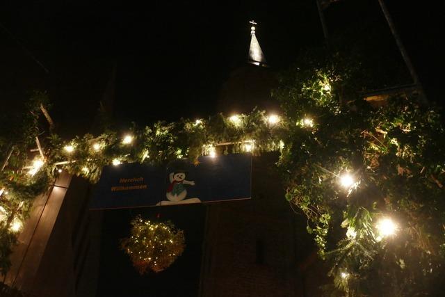 Ultimativer Lrracher Weihnachtsmarktvergleich: Wer schneidet besser ab, Weihnachtsdorf oder Original?