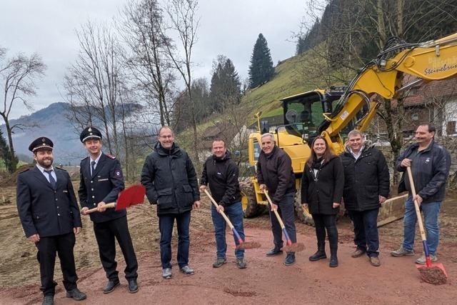 Spatenstich: Bau des neuen Feuerwehrhausen Aitern beginnt