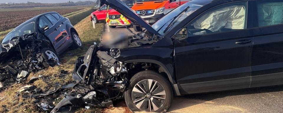 Drei Menschen bei Verkehrsunfall auf B31 zwischen Breisach und Bad Krozingen verletzt