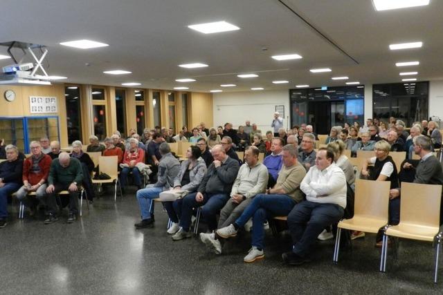 Zwei Wege zum neuen Rathaus in Schutterwald