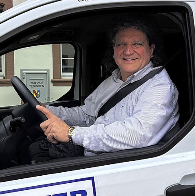 Brgermeister Berthold Schuler am Steuer des Brgerbusses.  | Foto: Gemeinde Teningen