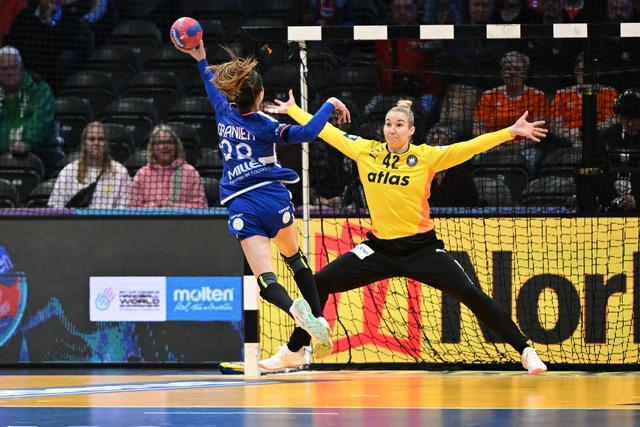 Katharina Filter geh&ouml;rt inzwischen du den besten Torfrauen der Welt.  | Foto: Federico Gambarini/dpa