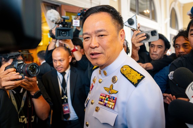 Thailands Regierungschef Anutin Charnv...ang nicht best&auml;tigt. (Archivfoto)  | Foto: Arnun Chonmahatrakool/AP/dpa