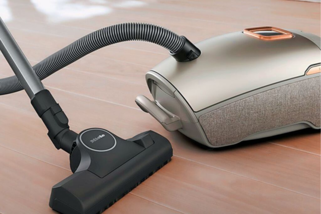 Elektrotechnik Burgert verlost Miele-Staubsauger