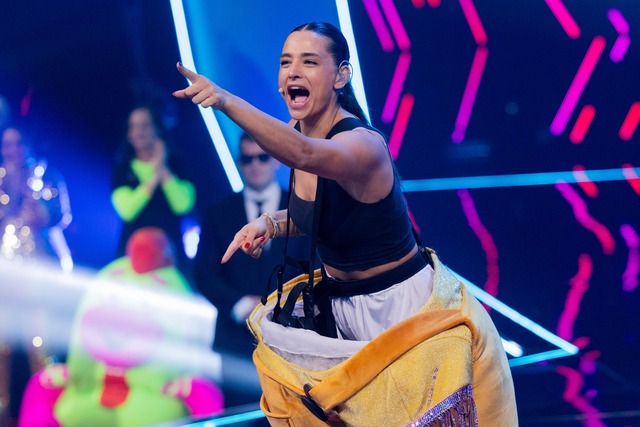 Das Ei-Kost&uuml;m trug Amira Aly. Sie wurde Viertplatzierte.  | Foto: Rolf Vennenbernd/dpa