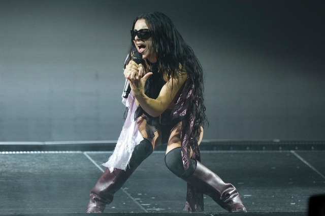 Von Charli xcx kommt der Soundtrack zu...n Romanverfilmung "Wuthering Heights".  | Foto: Scott A Garfitt/Invision via AP/dpa