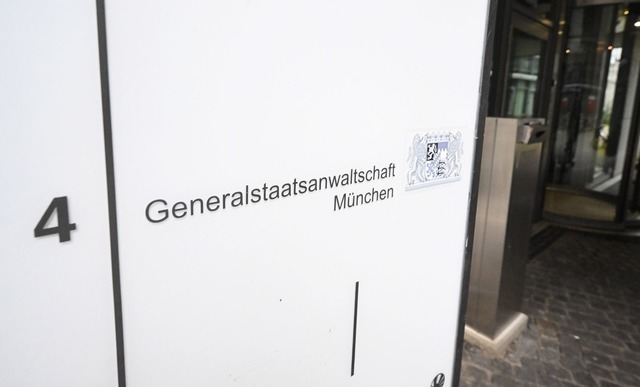 Die Generalstaatsanwaltschaft M&uuml;n...ie Festnahmen und mehrere Haftbefehle.  | Foto: Felix H&ouml;rhager/dpa