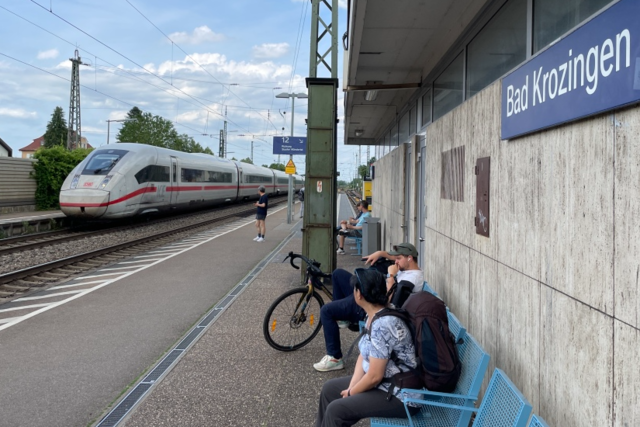 Bahnverkehr bei Bad Krozingen nach tdlichem Unfall gesperrt