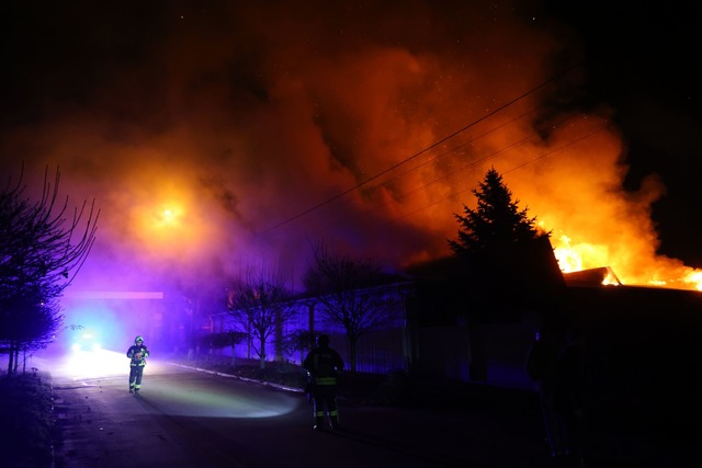Die s&uuml;dostukrainische Gro&szlig;s...cher Gleitbombenangriffe. (Archivbild)  | Foto: Kateryna Klochko/AP/dpa