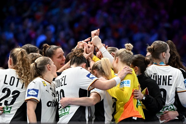 Deutschlands Handballerinnen kehren mit WM-Silber nach Hause zur&uuml;ck.  | Foto: Federico Gambarini/dpa