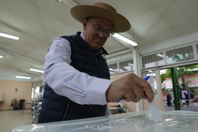 Der k&uuml;nftige Staatschef tritt sein Amt am 11. M&auml;rz 2026 an.  | Foto: Esteban Felix/AP/dpa