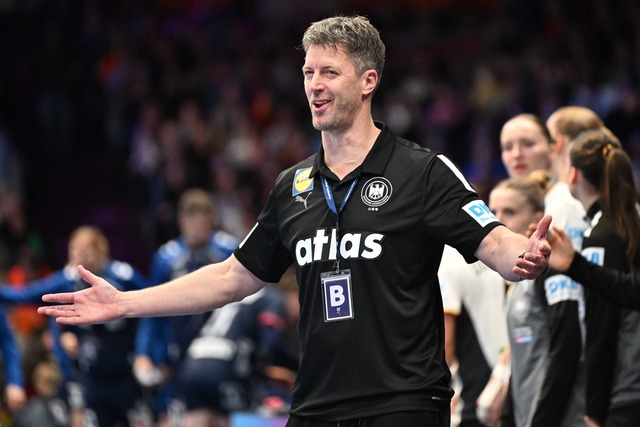 Markus Gaugisch l&auml;sst seine Zukun...ndestrainer der Handballerinnen offen.  | Foto: Federico Gambarini/dpa