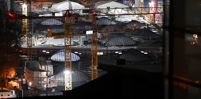 Wann gehen im neuen Stuttgarter Tiefbahnhof auch offiziell die Lichter an?  | Foto: Katharina Kausche/dpa