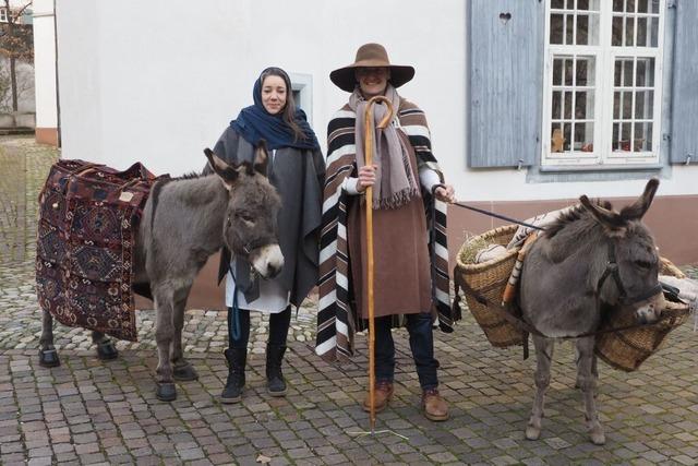 Maria und Josef ziehen mit den Eseln Angelo und Paulina durch Basel