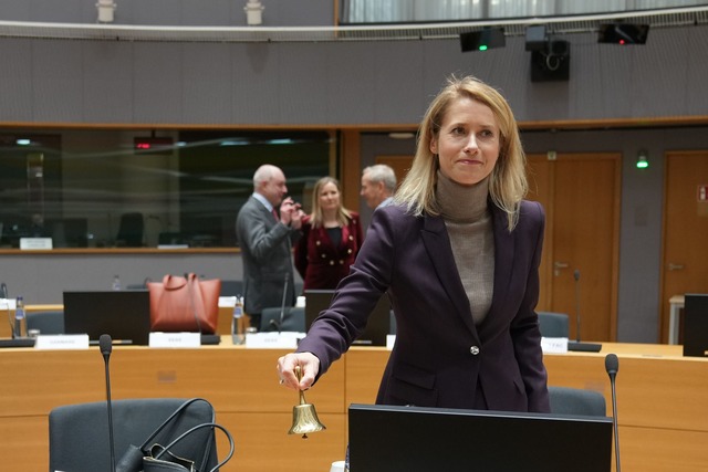 EU-Chefdiplomatin Kaja Kallas leitete das Au&szlig;enministertreffen.  | Foto: Virginia Mayo/AP/dpa