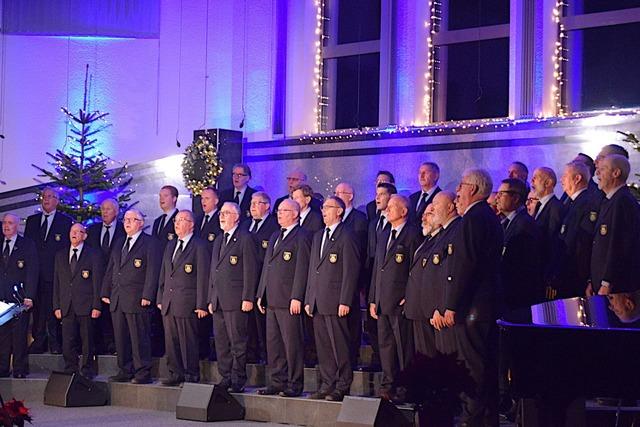 Mehr als 1000 G�ste beim Weihnachtskonzert des Polizeichors Lahr in Langenwinkel