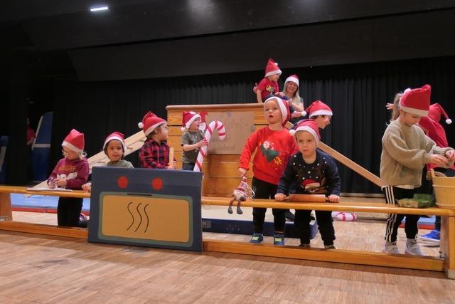 Starke Auftritte f�r den Nikolaus beim Weihnachtsturnen des TV Neustadt