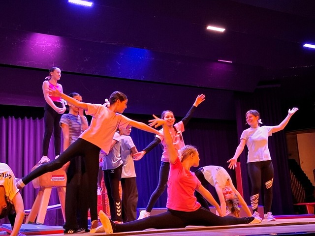 Nikolausturnen des TV Neustadt | Foto: Heidrun Simoneit Nikolausturnen des TV Neustadt | Foto: Heidrun Simoneit