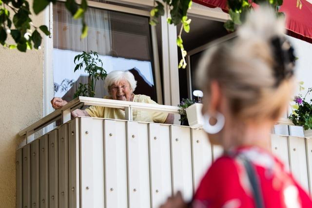 Gegen Einsamkeit: Ehrenamtliche f�r aktivierende Hausbesuche im Kreis L�rrach gesucht