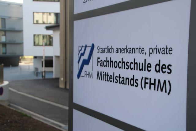 Fachhochschule des Mittelstands verabschiedet 30 Absolventinnen und Absolventen in Waldshut