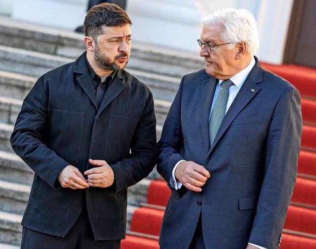Ein klares Zeichen der Solidarität: Bu...yr Selenskyj vor dem Schloss Bellevue. | Foto: IMAGO/Andreas Gora Ein klares Zeichen der Solidarität: Bu...yr Selenskyj vor dem Schloss Bellevue. | Foto: IMAGO/Andreas Gora