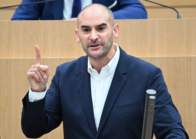 Finanzminister Danyal Bayaz fordert "d...ition einer Agenda 2035". (Archivbild)  | Foto: Bernd Wei&szlig;brod/dpa